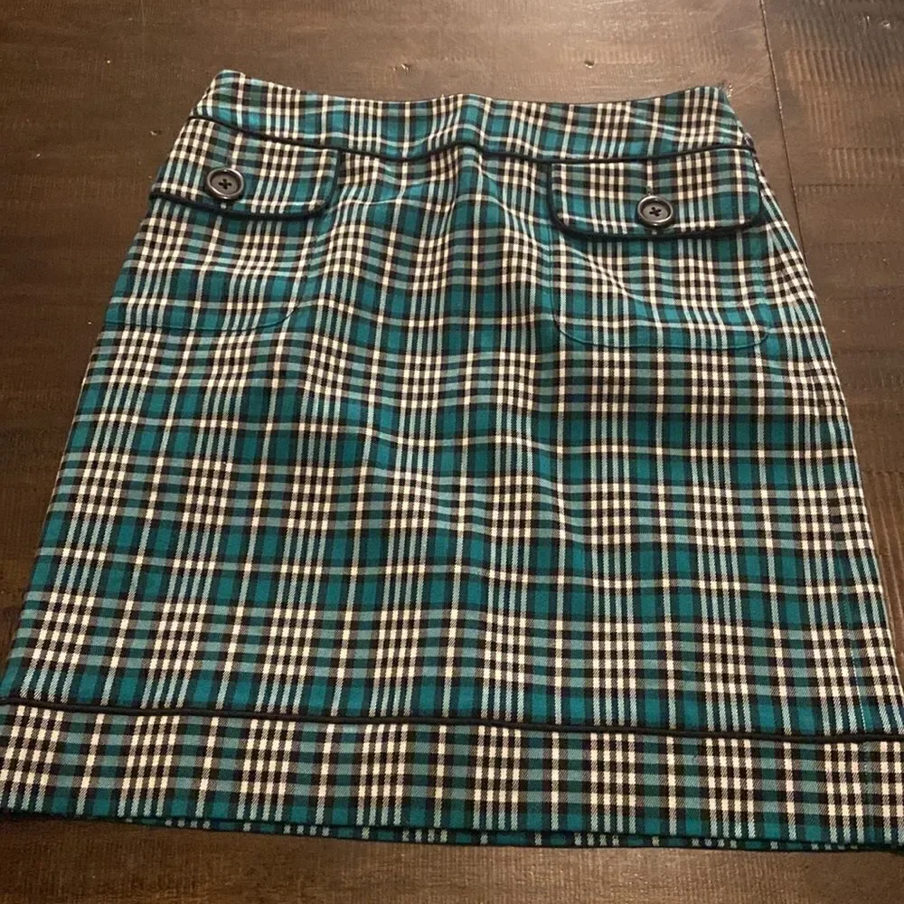 Harold’s plaid skirt ladies size 2 Green black and white